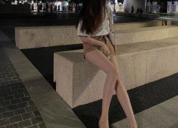 国产美女露脸,镜头下的美丽瞬间